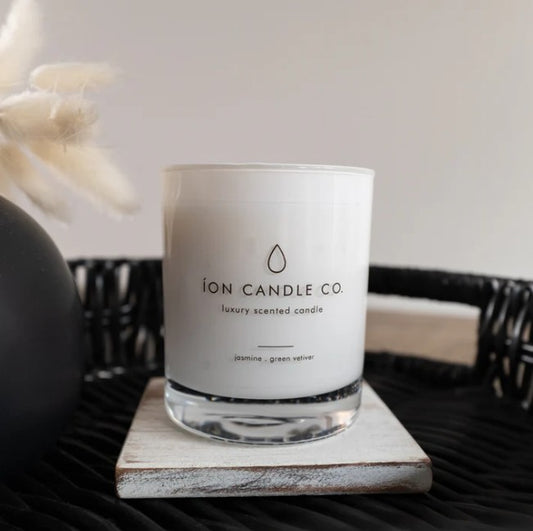 Íon Candle Co. -  Large Glass Candle Jasmine & Green Vetiver