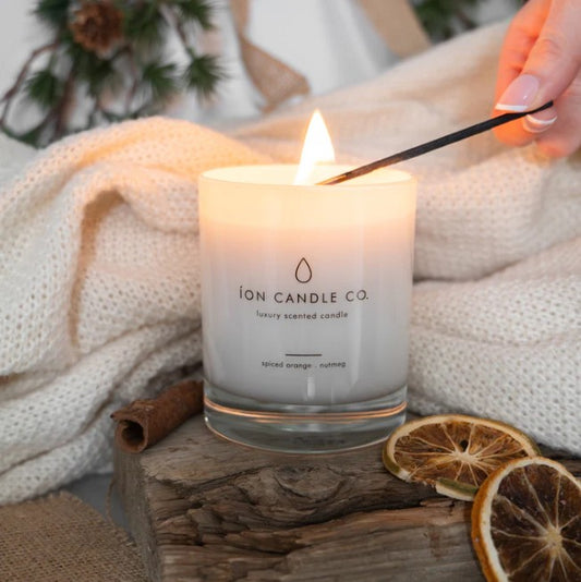 Íon Candle Co. - Medium Glass Candle Spiced Orange & Nutmeg