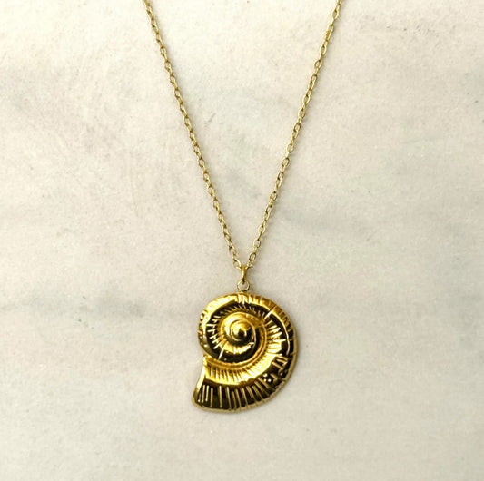 Cassete - Spiral Seashell Necklace