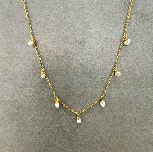 Minimal Bohem Necklace with Pearls