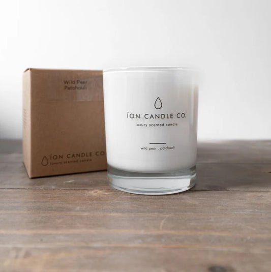 Íon Candle Co. - Large Glass Candle Wild Pear & Patchouli